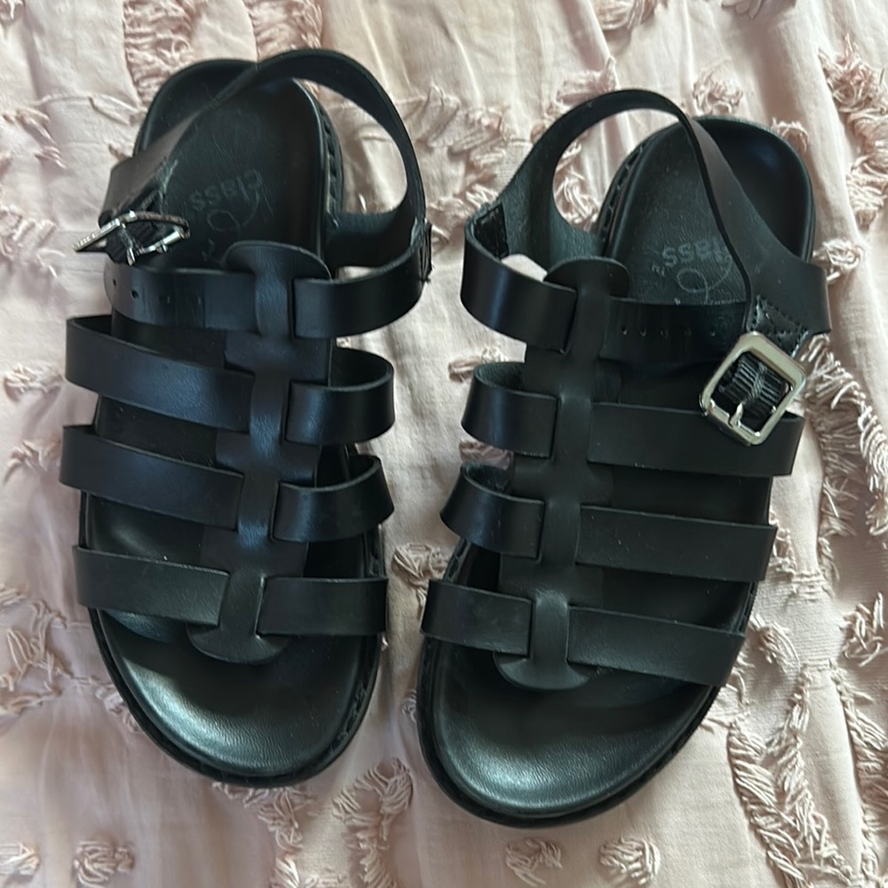Art Class Black Strappy Kids Sandals